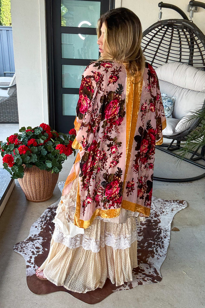 True Burnout Velvet Masterpiece Kimono - Gold Bord
