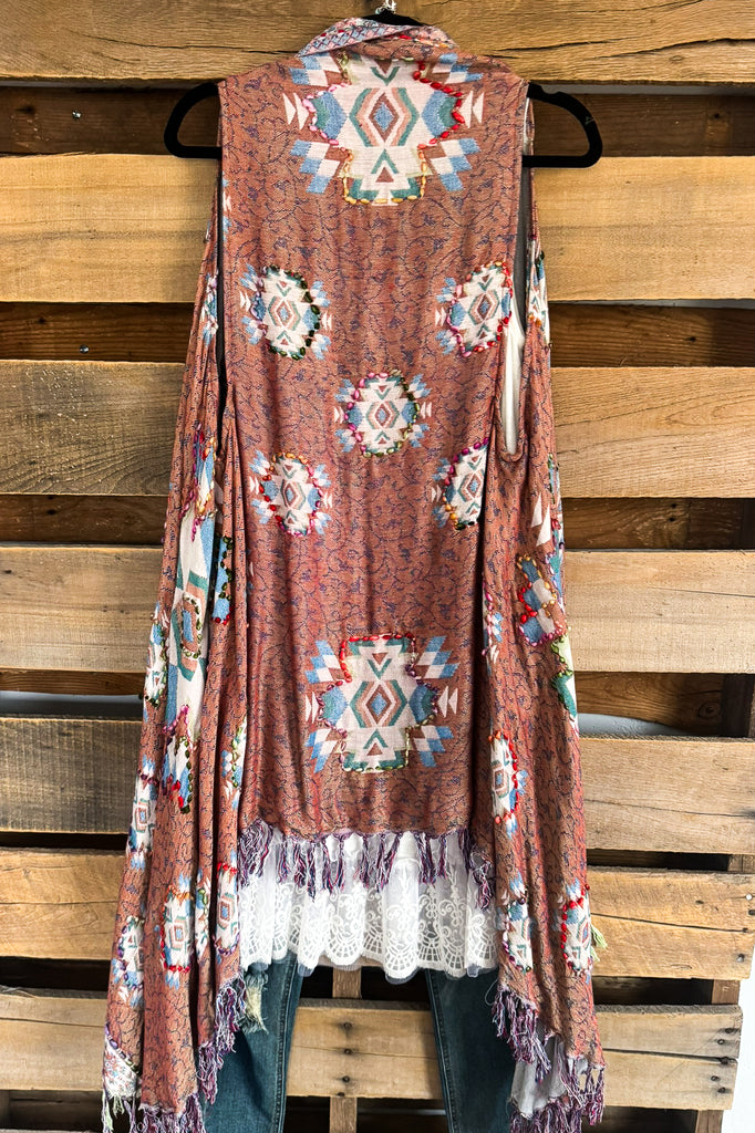 Playful Rhythm Thick Stitch Vest - Coral