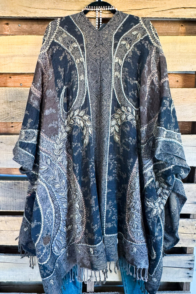 NATURAL FABRIC: Standing Closer Wool Ruana - Grey - 100% Wool