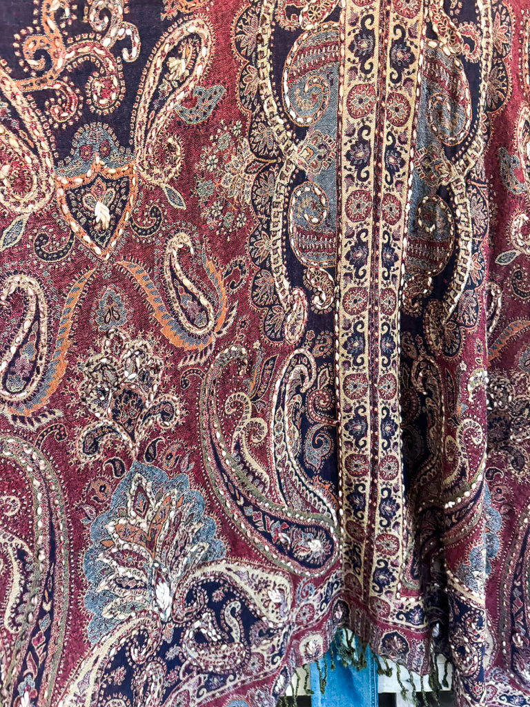 NATURAL FABRIC: Love Woven Deeply Wool Ruana - 19Wine - 100% Wool