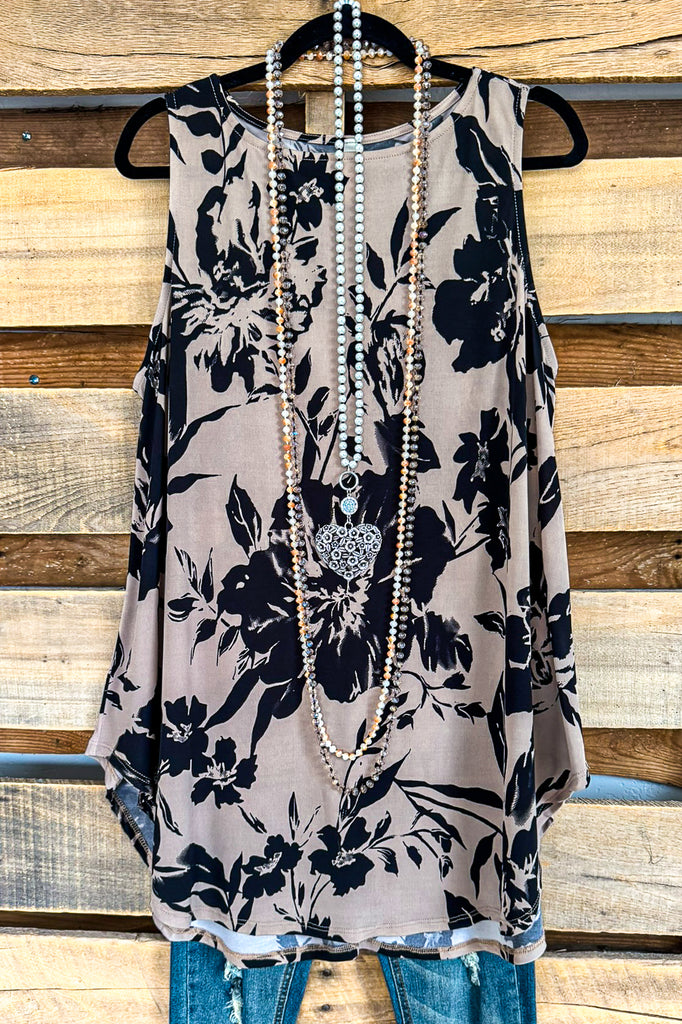 Bountiful Crossroads Top - Taupe