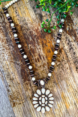 Flower Power Necklace - Ivory