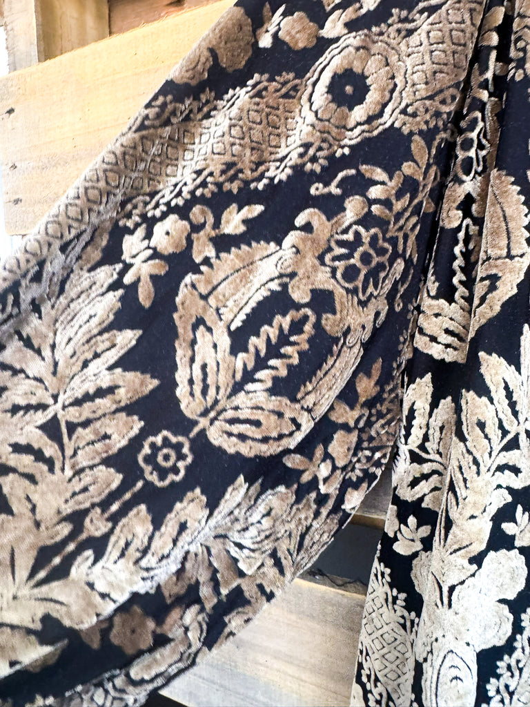 Remembering The Details Blouse - Black