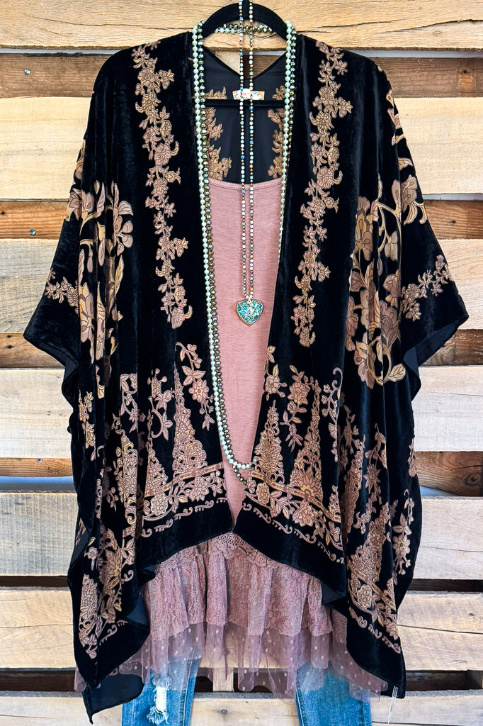 The Classic Look Burnout Velvet Kimono - Black/Classic