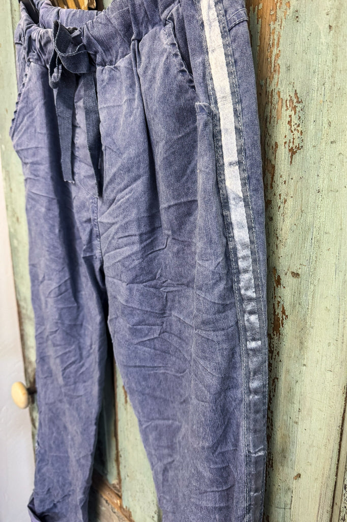 Made in Italy Scrunchy Ribbon Stretch Floral Jogger Pants – Ultra Comfortable Plus Size - Navy (Size 14 to 24)