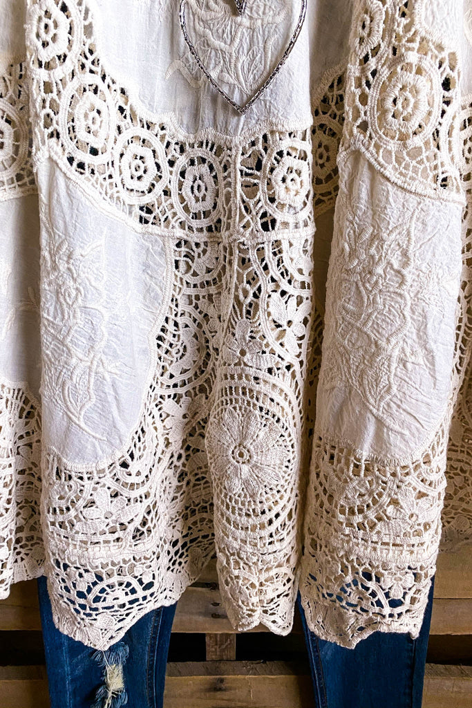 AHB EXCLUSIVE: Delightful Details Top - Natural - 100%  COTTON