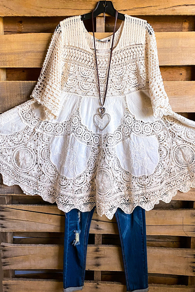 AHB EXCLUSIVE: Delightful Details Top - Natural - 100%  COTTON