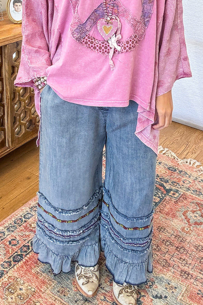 Frayed And Ruffled Denim Capris - Washed Denim