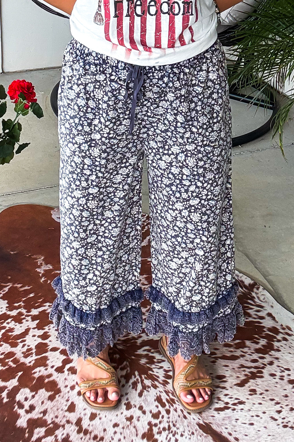 Midnight Meadow Capris - Navy