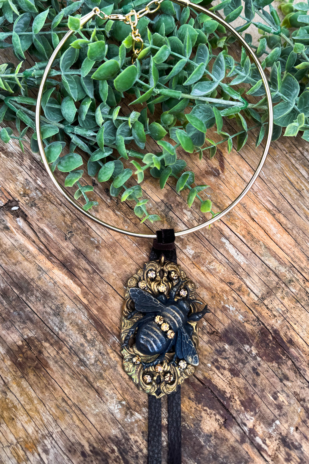 HANDMADE Queen Bee Necklace - Choker