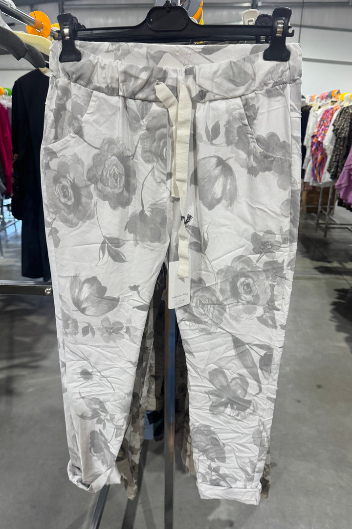 Made in Italy Scrunchy Stretch Floral Jogger Pants – Ultra Comfortable - Floral Beige