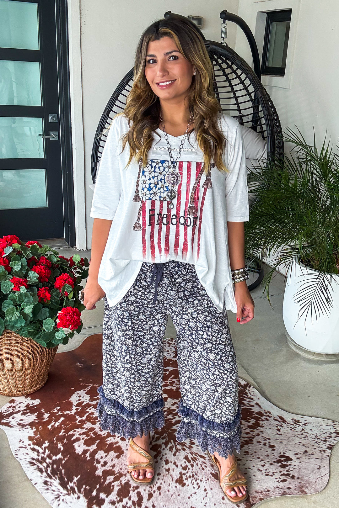 Midnight Meadow Capris - Navy