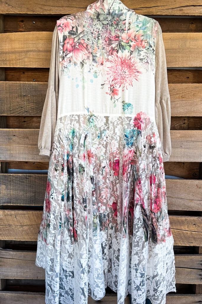 AHB EXCLUSIVE: Wide Awake Vest - Ivory/Rose
