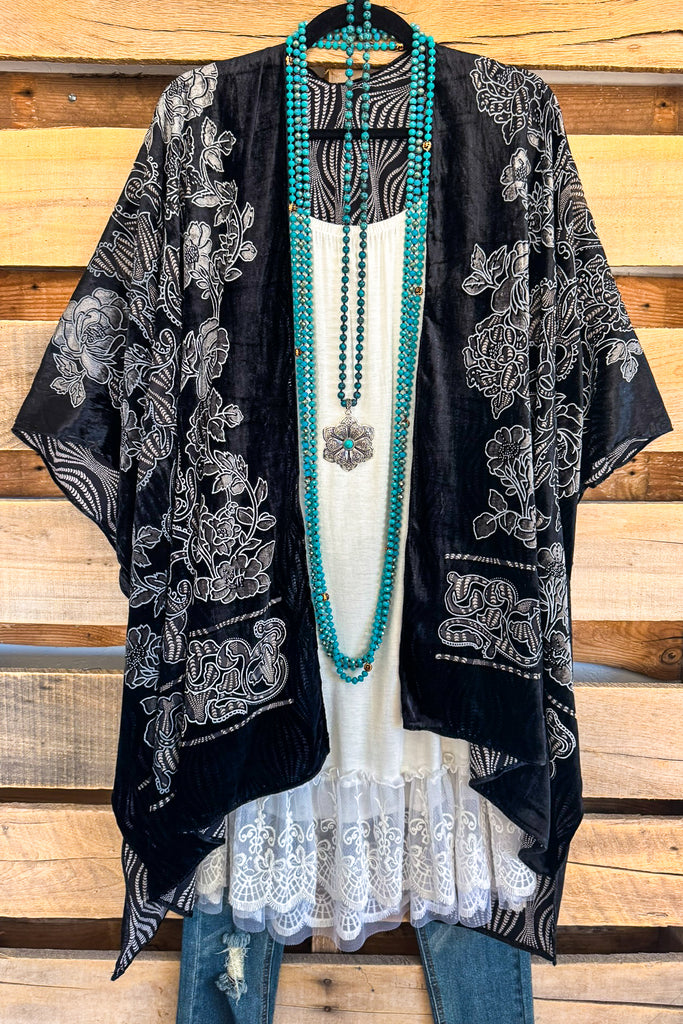 The Latest Edition Burnout Velvet Kimono - Black