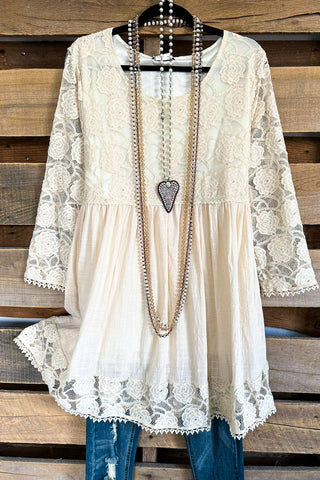 Nature Awaits Boots - Black