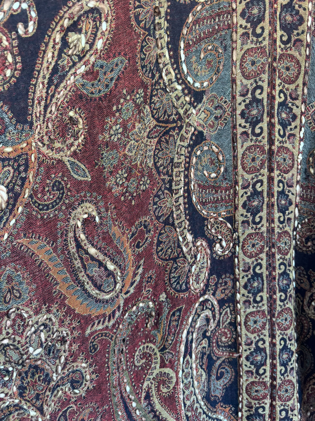 NATURAL FABRIC: Love Woven Deeply Wool Ruana - 19Wine - 100% Wool