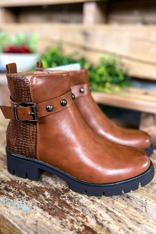 Delightful Step Boots - Brown