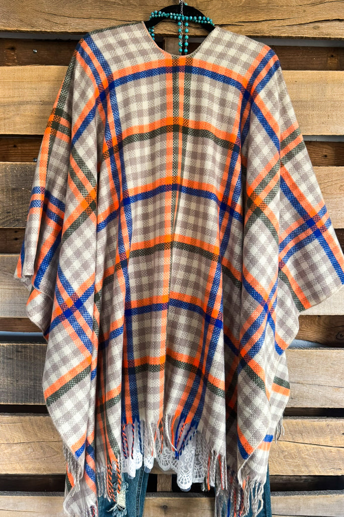 Chasing Seasons Poncho - Beige