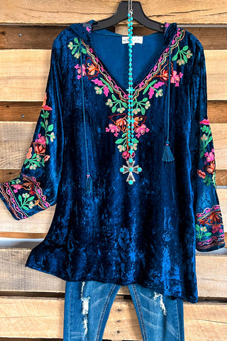 AHB EXCLUSIVE: Like A Dream To Me Tunic - Black