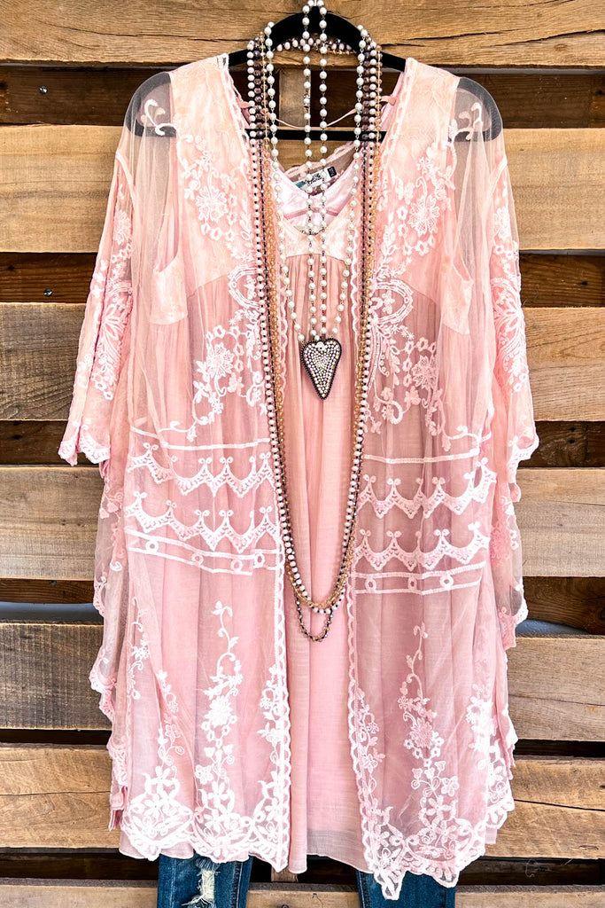 AHB EXCLUSIVE: Finding Perfection Kimono  - Pink