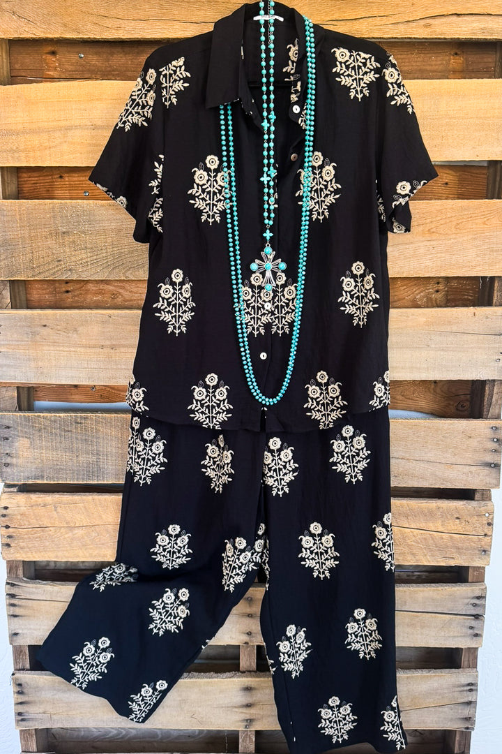 Perfect Afternoon 2 Piece Capri Set - Black