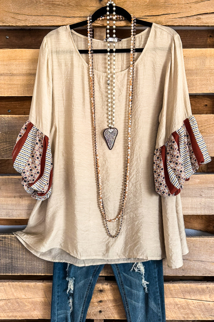 Bold Moves Top - Beige