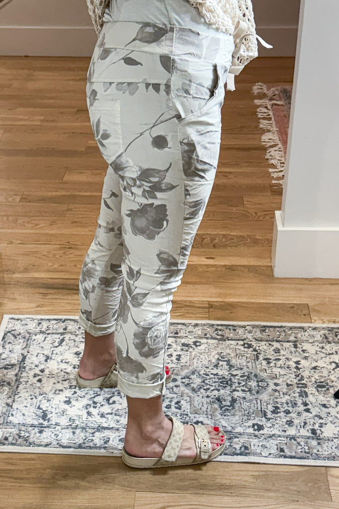 Made in Italy Scrunchy Stretch Floral Jogger Pants – Ultra Comfortable One Size & Plus - Floral Taupe