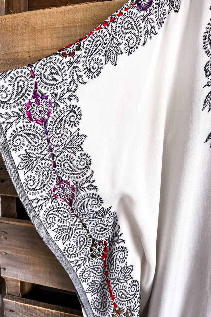 Imagination At Best Kimono - White/Charcoal