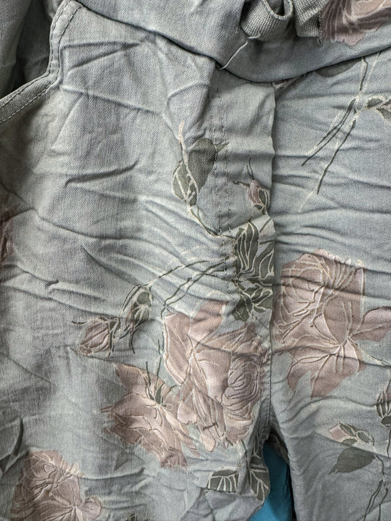 Made in Italy Scrunchy Stretch Floral Jogger Pants – Ultra Comfortable One Size & Plus