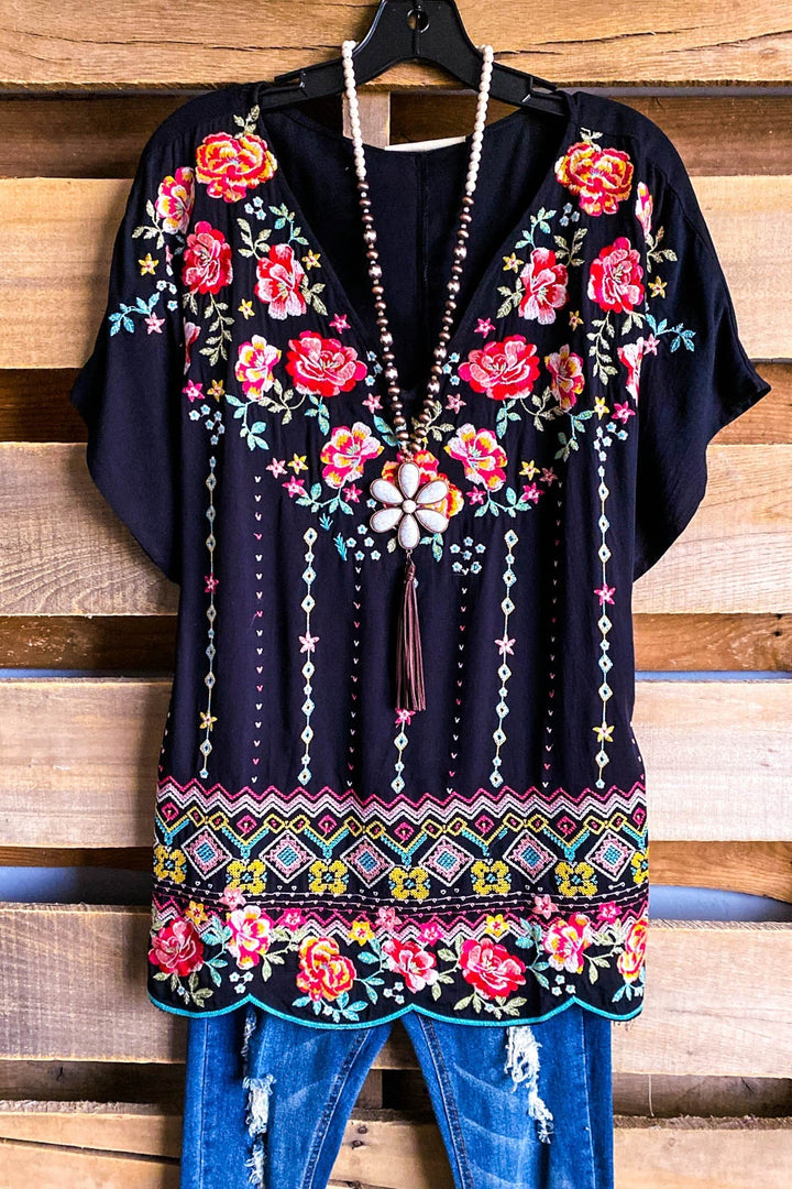 AHB EXCLUSIVE: Sweet Love Blouse - Black