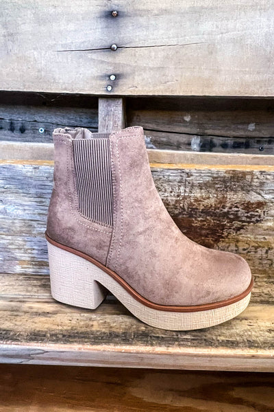My Travel Lodge Boots - Taupe